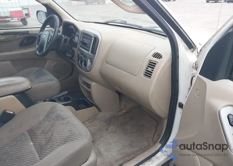 2003 Ford Escape Xlt z USA, uszkodzony, nr VIN 1FMYU03193KA72637